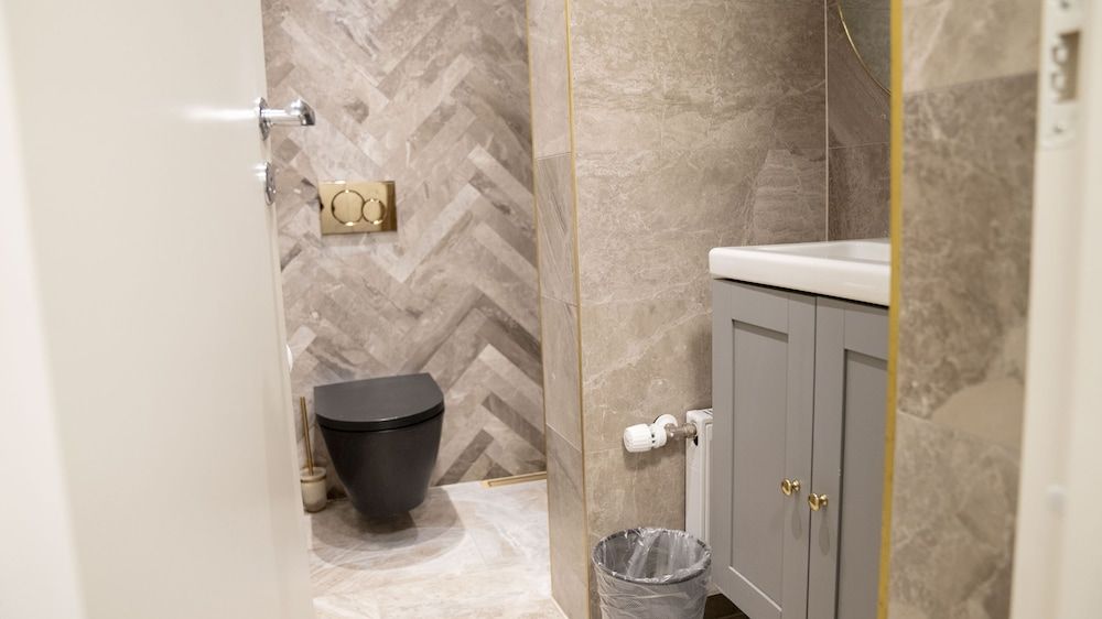 A Hotels City Economy Double Room, Shared Bathroom 7