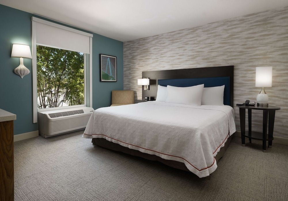 Suite, 1 King Bed, Accessible (Roll-in Shower)
