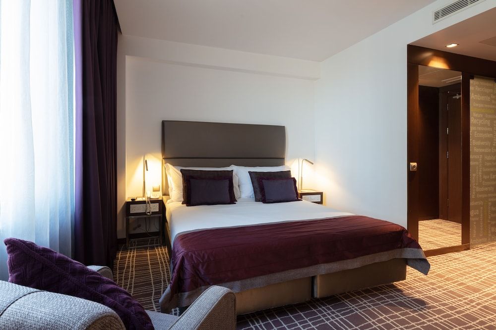 Neya Lisboa Hotel Standard Double Room 6