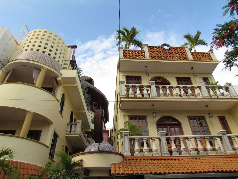 undefined Hotel Cielo 8