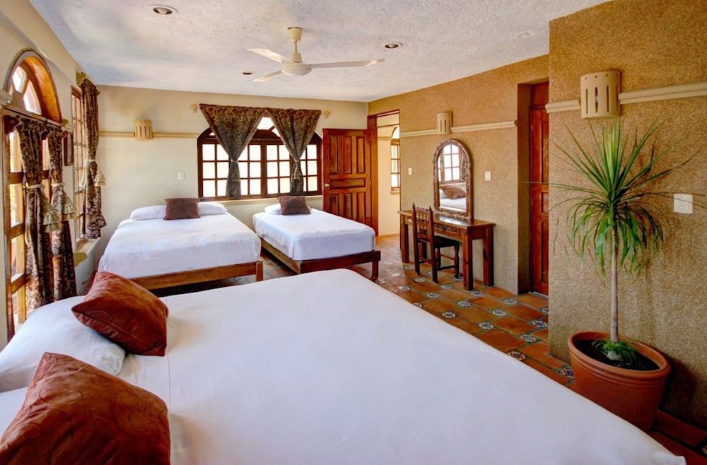Grand Family Room, Balcony