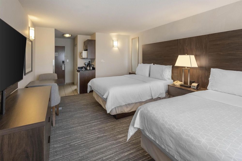 Standard Room, 2 Queen Beds, Non Smoking, Refrigerator & Microwave (Dining Table)
