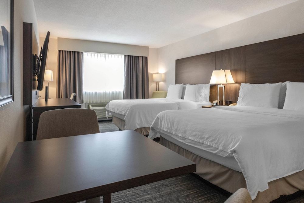 Standard Room, 2 Queen Beds, Non Smoking, Refrigerator & Microwave (Dining Table;Larger Room)