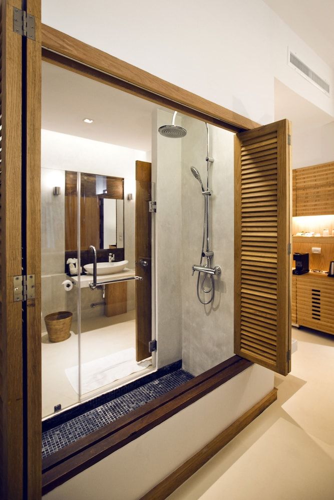 Ajinta Resort Grand Room, 1 King Bed, Ocean View (Grand Jacuzzi) 6