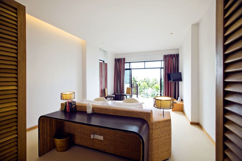 Ajinta Resort Grand Room, 1 King Bed, Ocean View (Grand Jacuzzi) 3