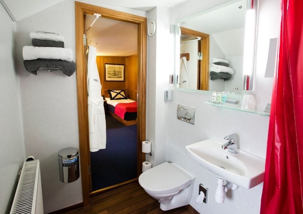 Barken Viking by Dialog Hotels Standard Room, Multiple Beds 7