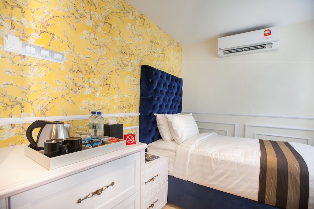 undefined Apple Heritage Hotel