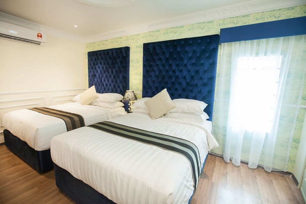 Apple Heritage Hotel Family Room, 2 Queen Beds 5