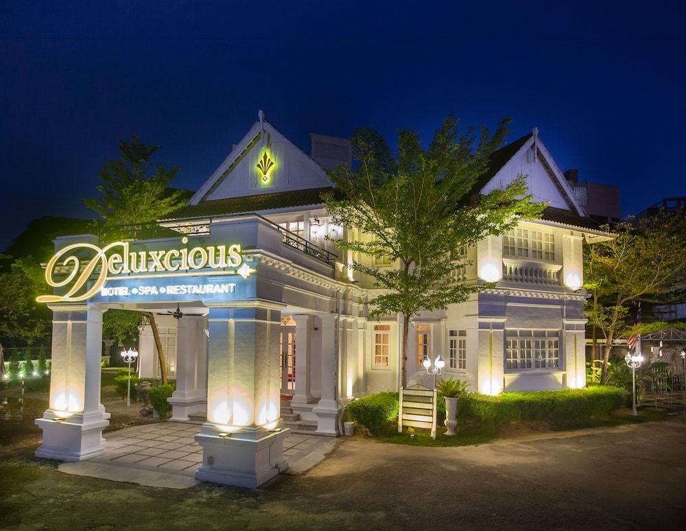 undefined Apple Heritage Hotel 5