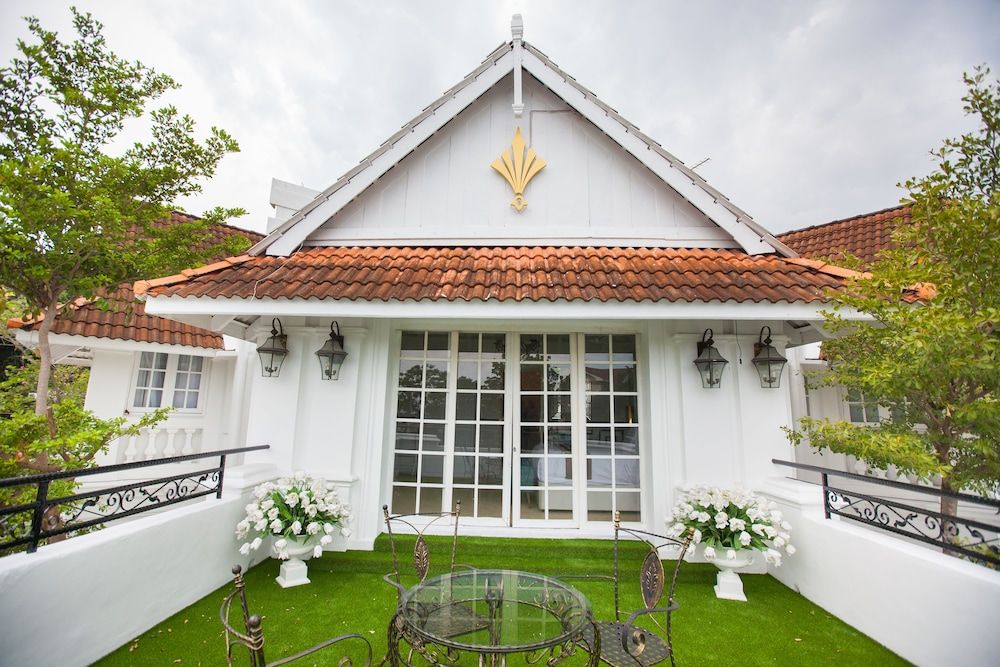 undefined Apple Heritage Hotel 2