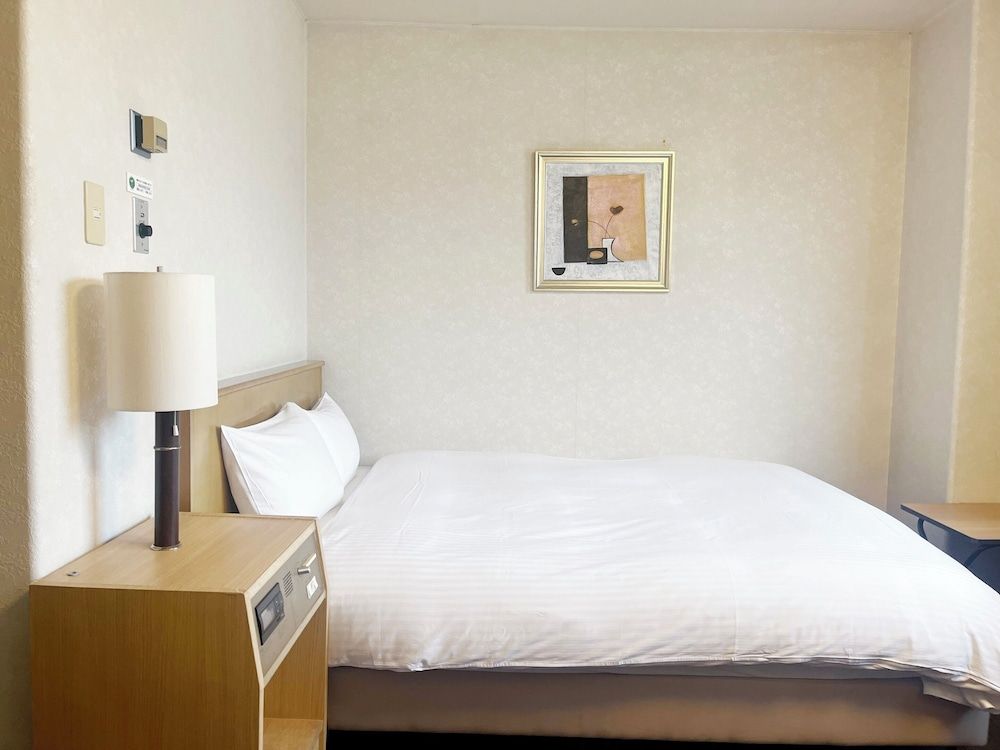 Double Room, Smoking
