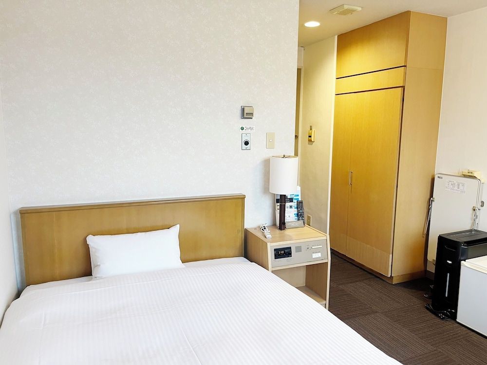Single Room, Smoking