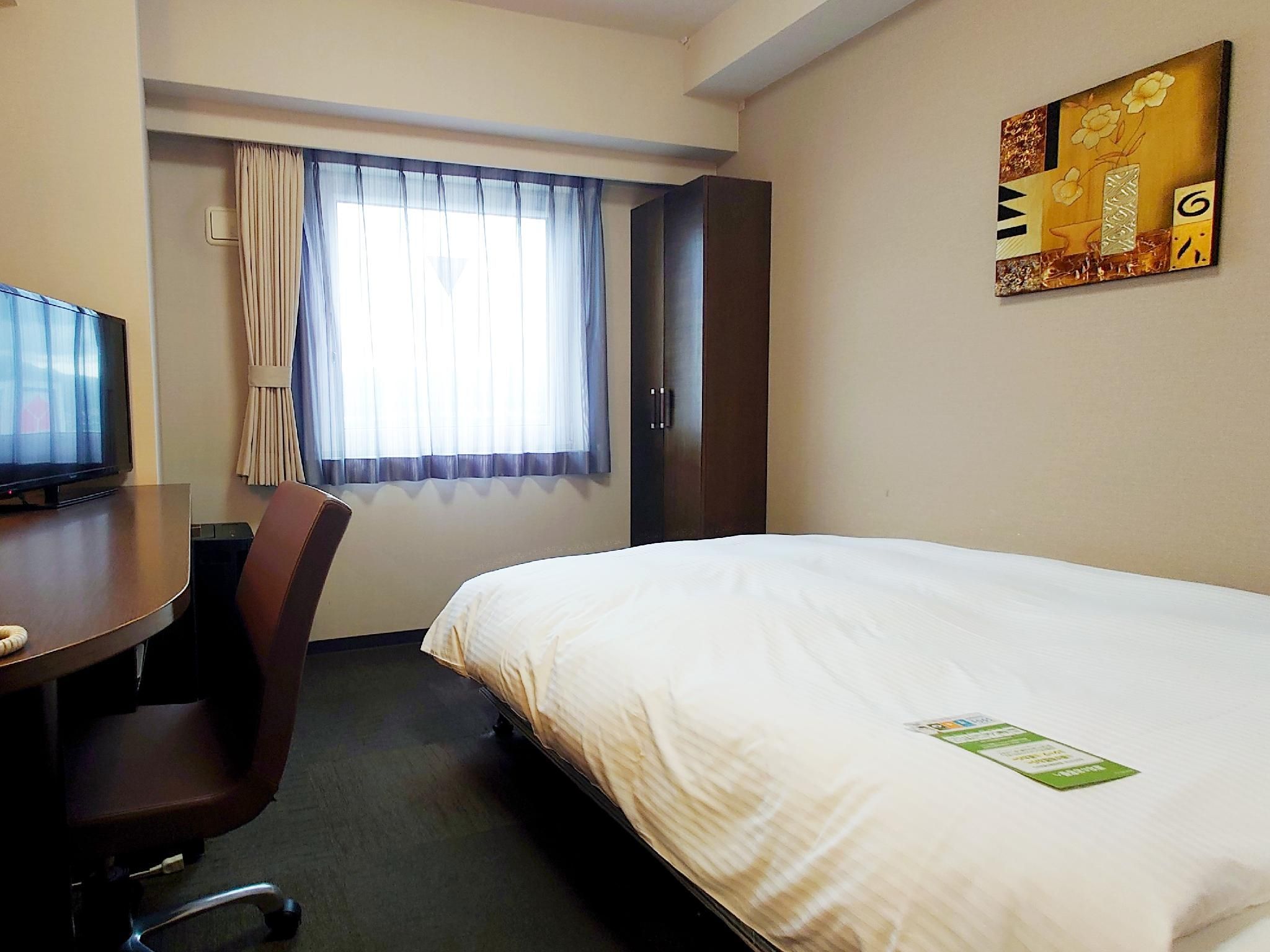Semi Double Room - Non-Smoking