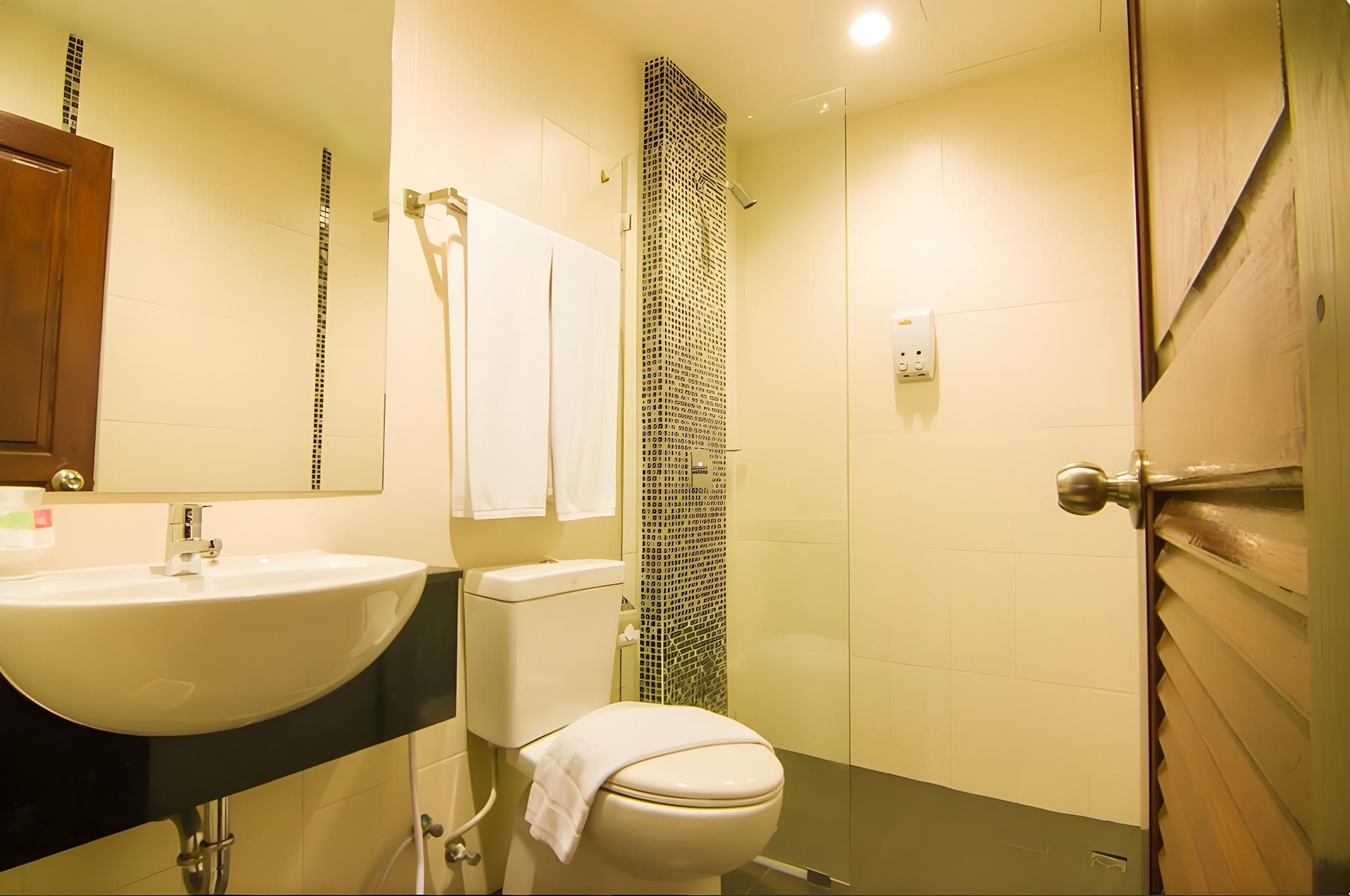 undefined Patong Hemingway's Hotel 5
