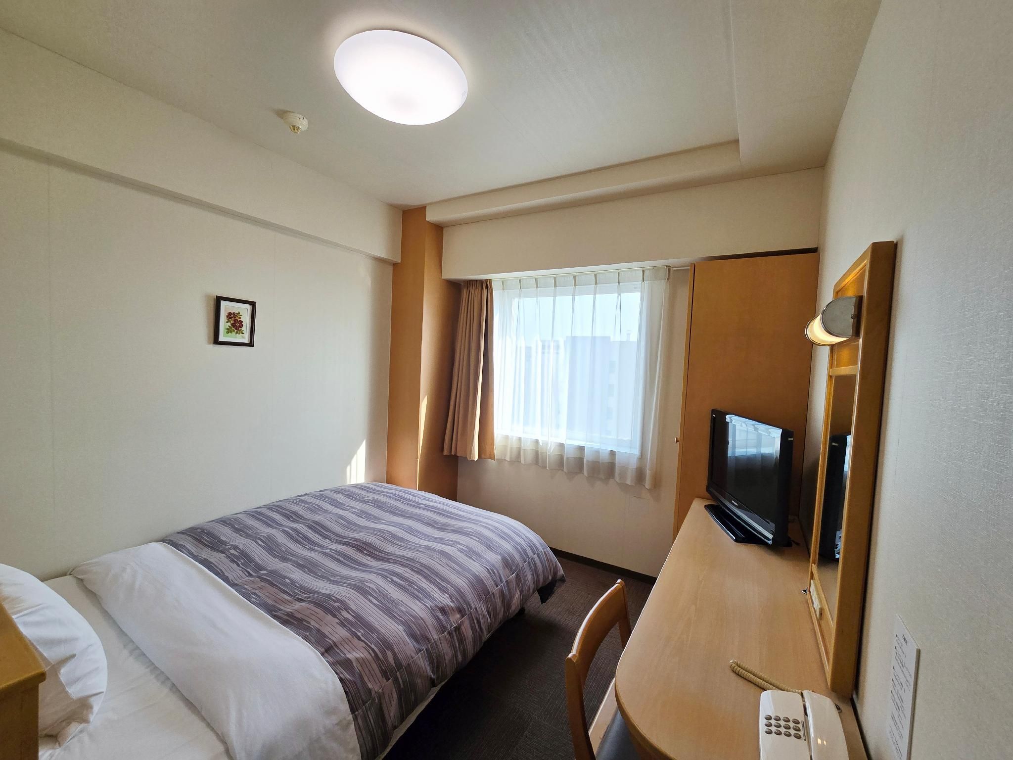 Standard Semi-Double Room - Non-Smoking