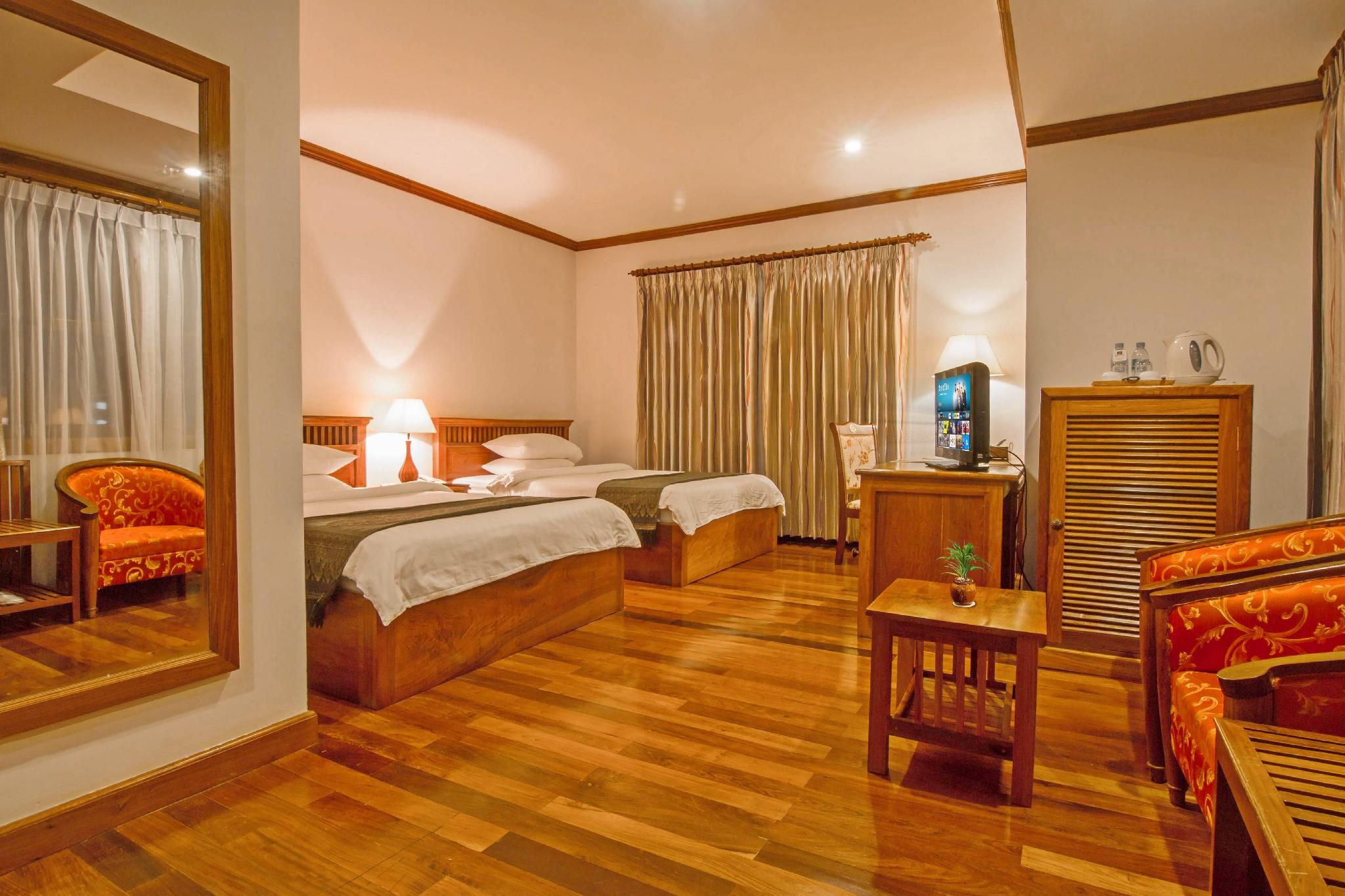 Colonial Twin Room