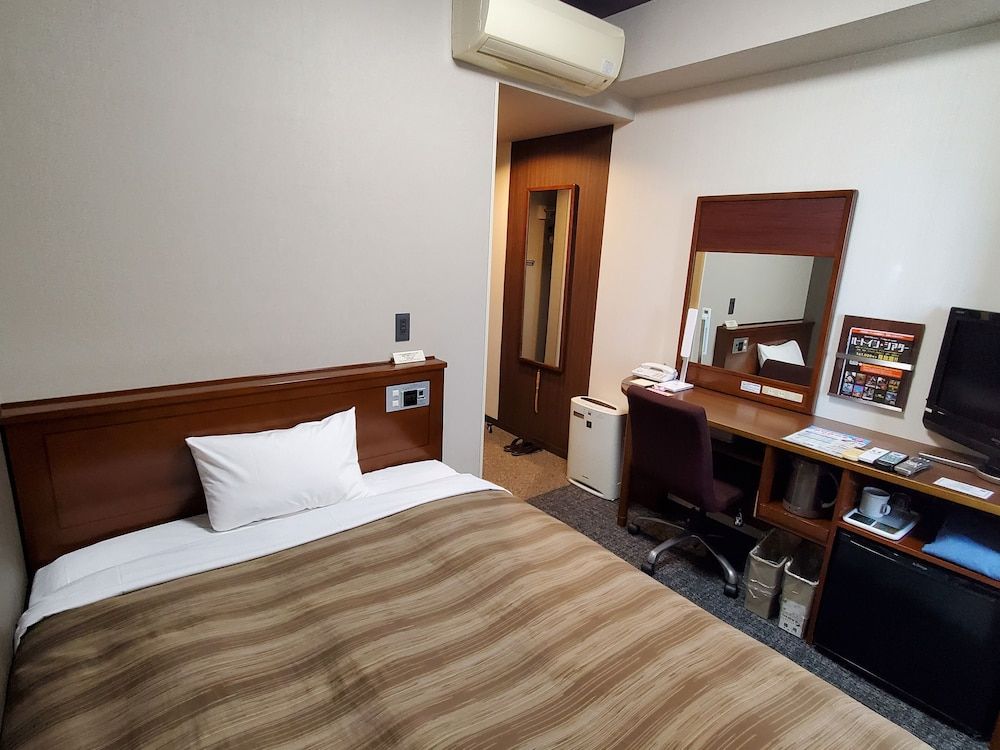 Single Room, Smoking