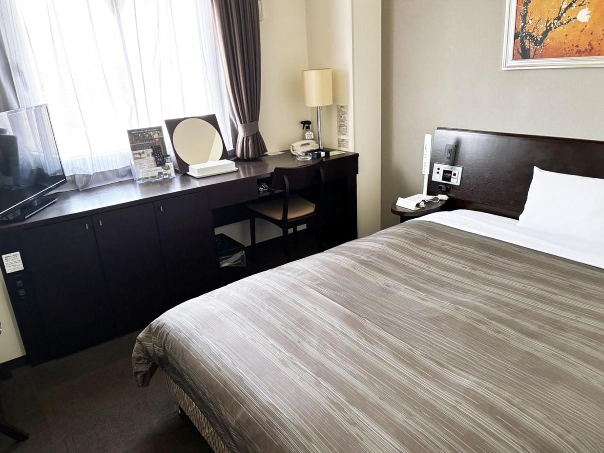 Single Room - Smoking - Cleaning Every 3 Days