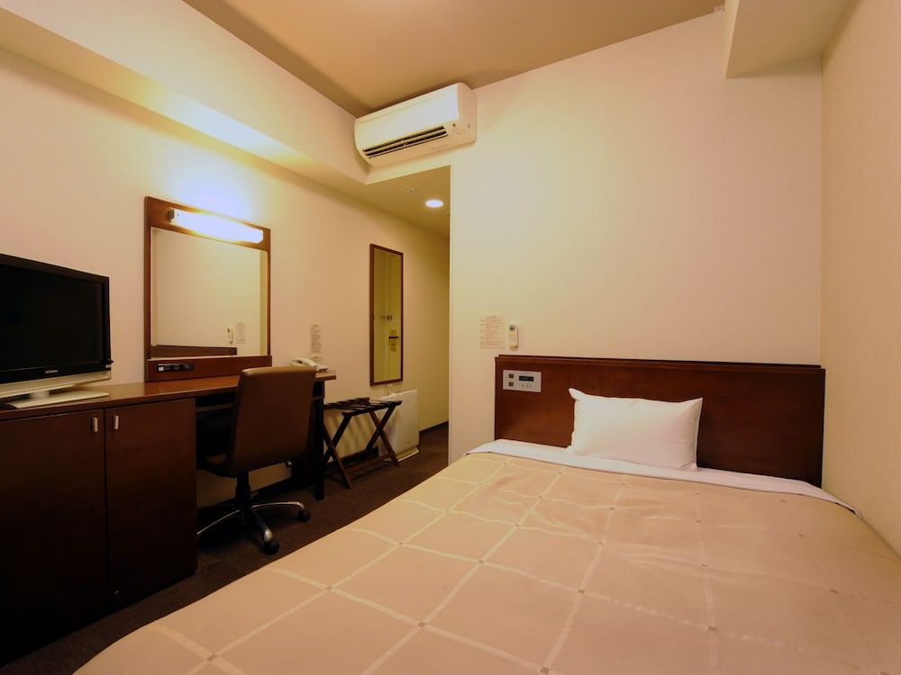 Semidouble room smoking