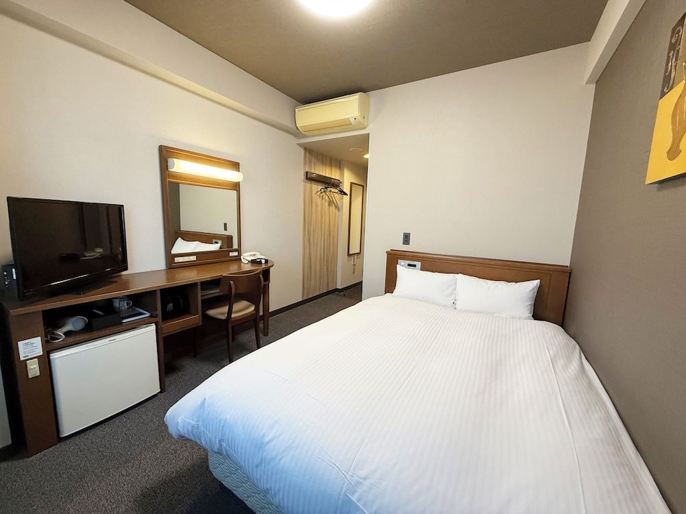 Single Room, Smoking