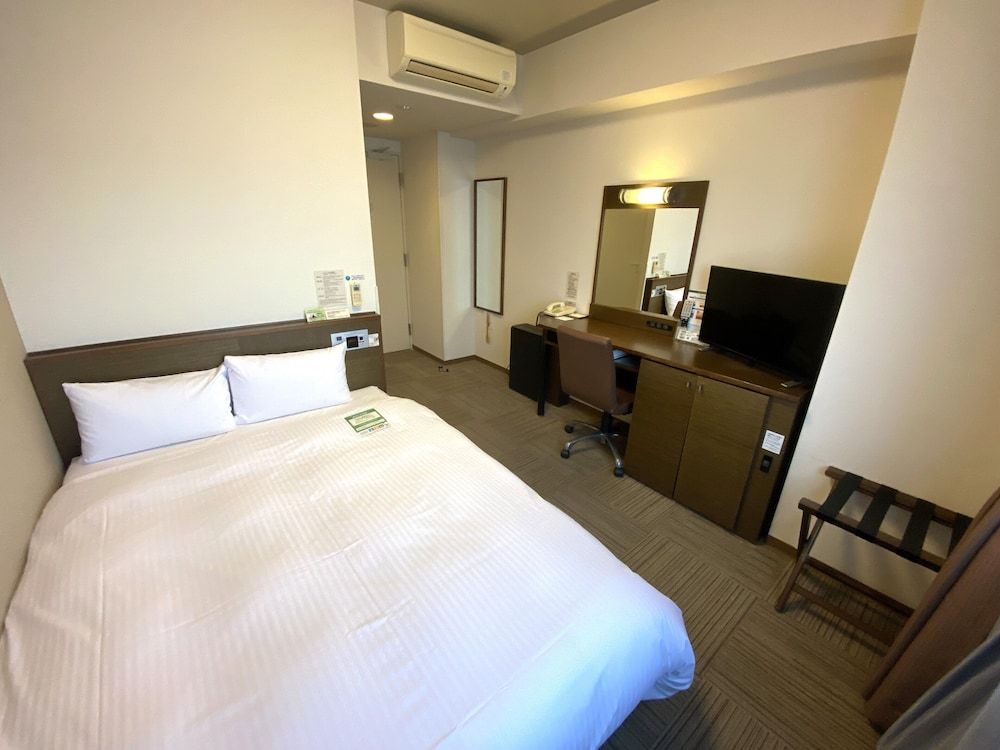 Semidouble Room, Smoking
