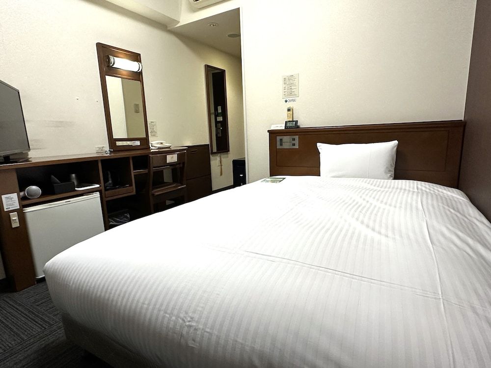 Single Room, Smoking