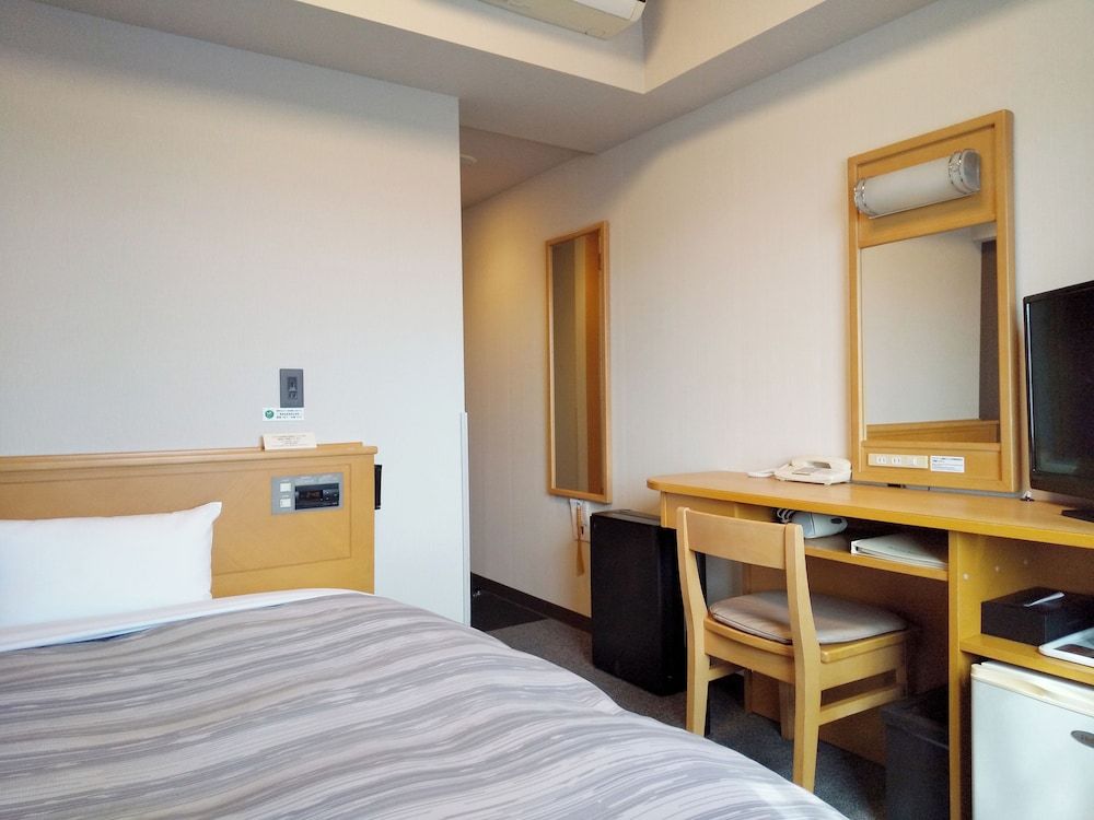 Single Room, Smoking
