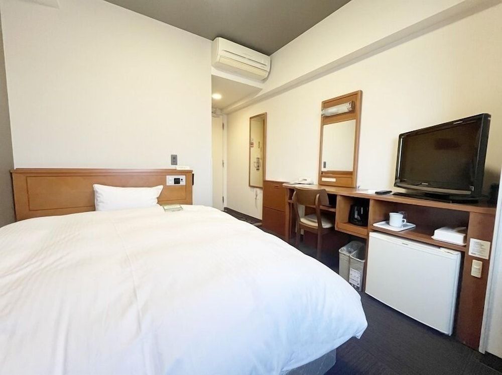 Single Room, Smoking