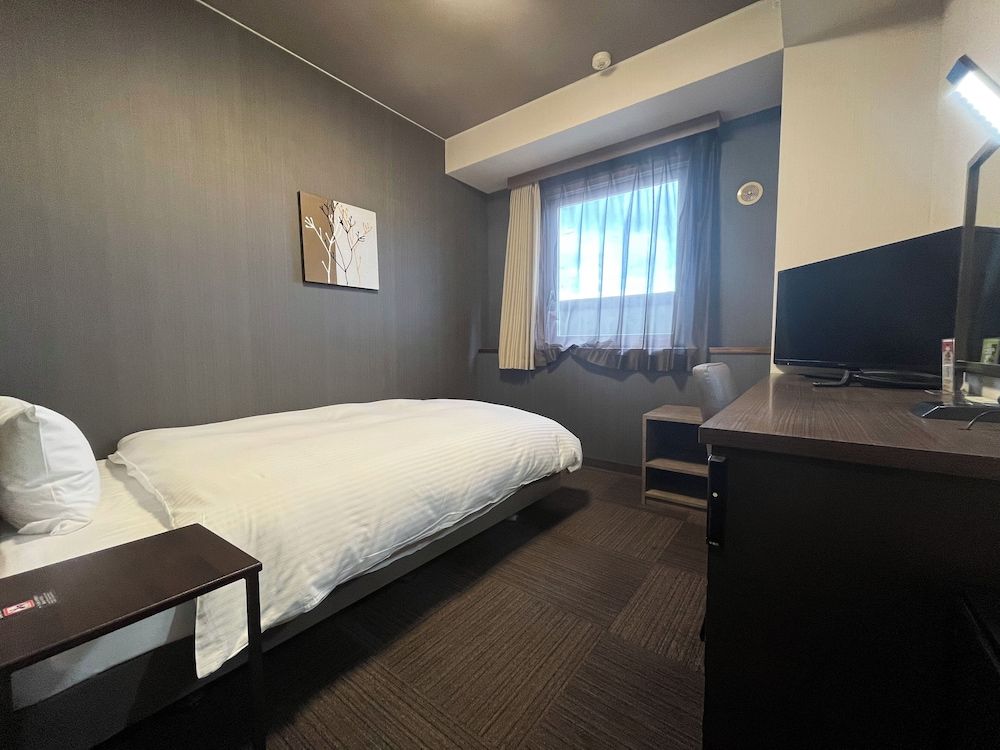 Single Room, Smoking