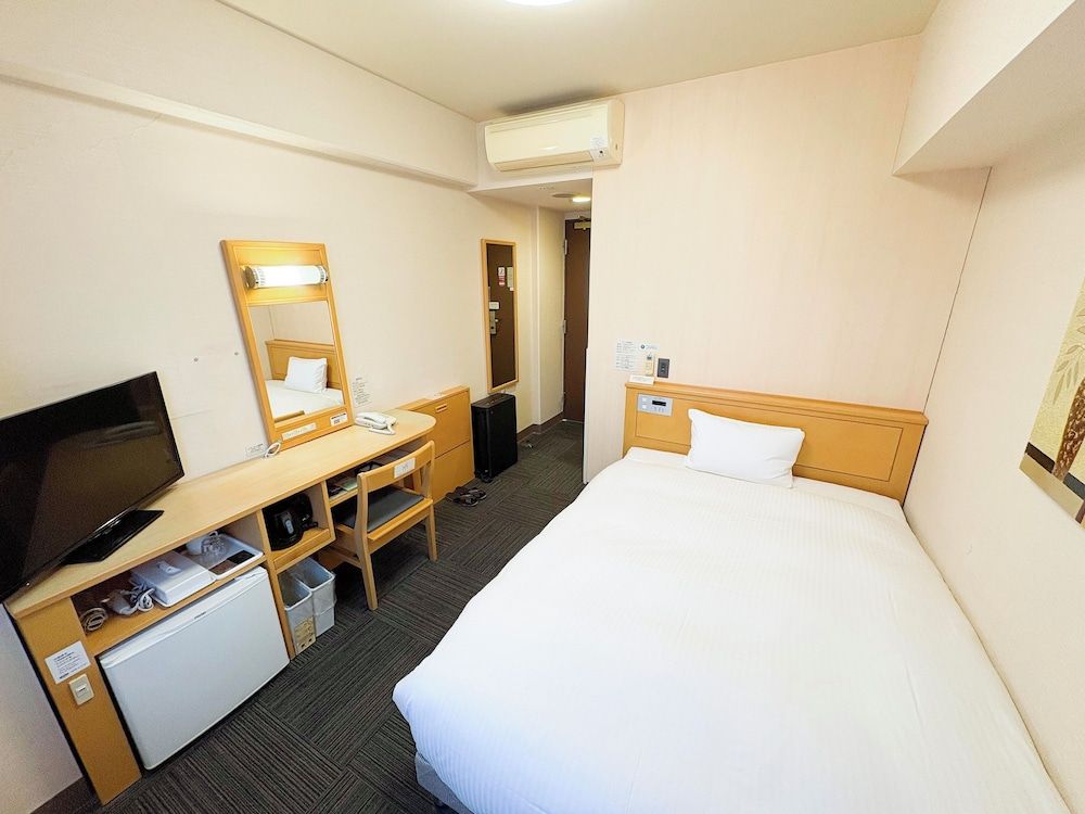 Single Room, Smoking