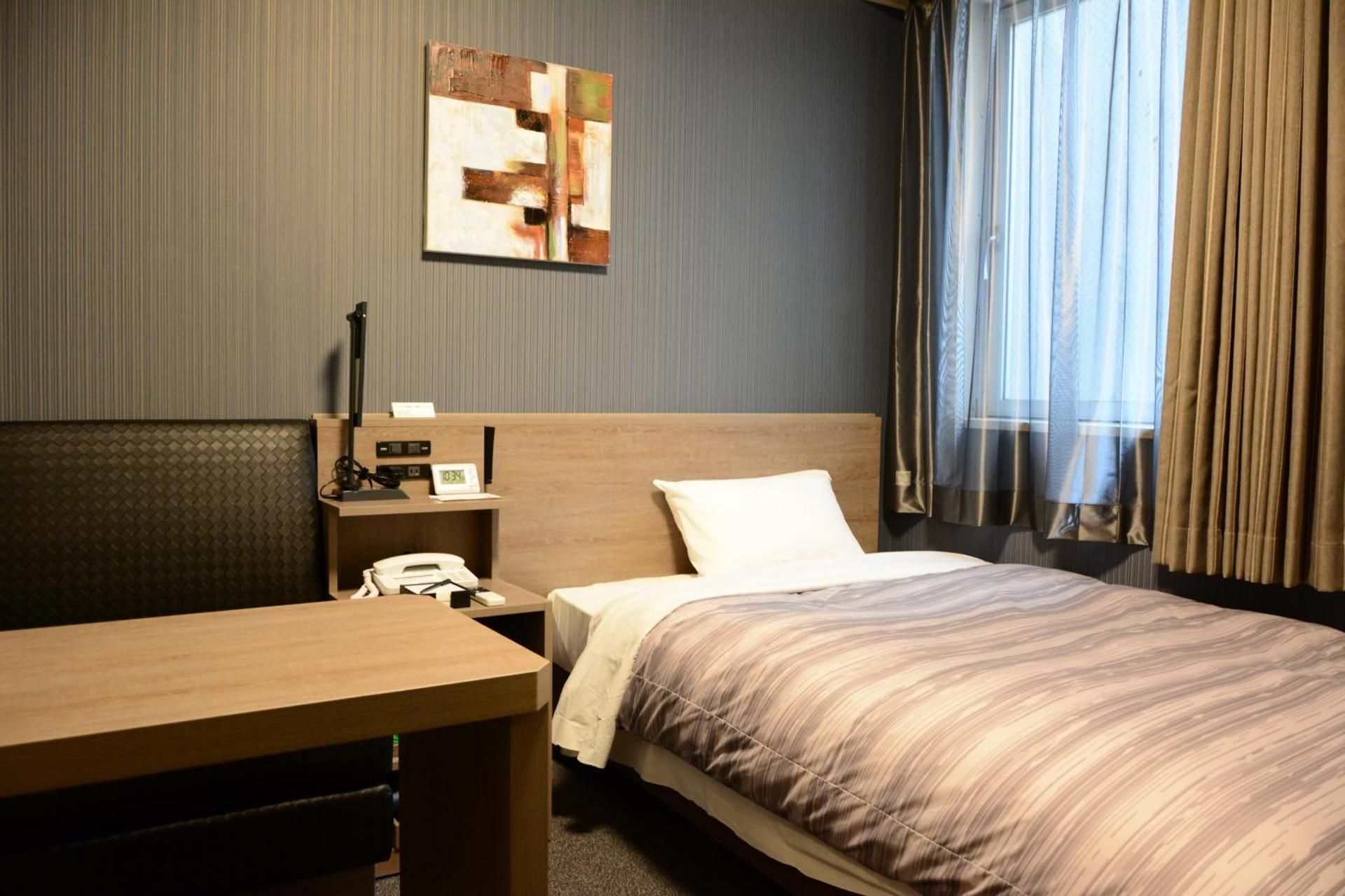 Single Room B - Smoking