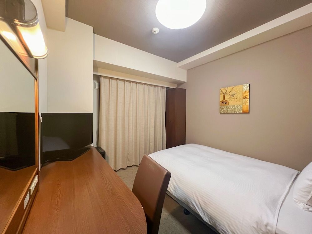 Single Room, Smoking