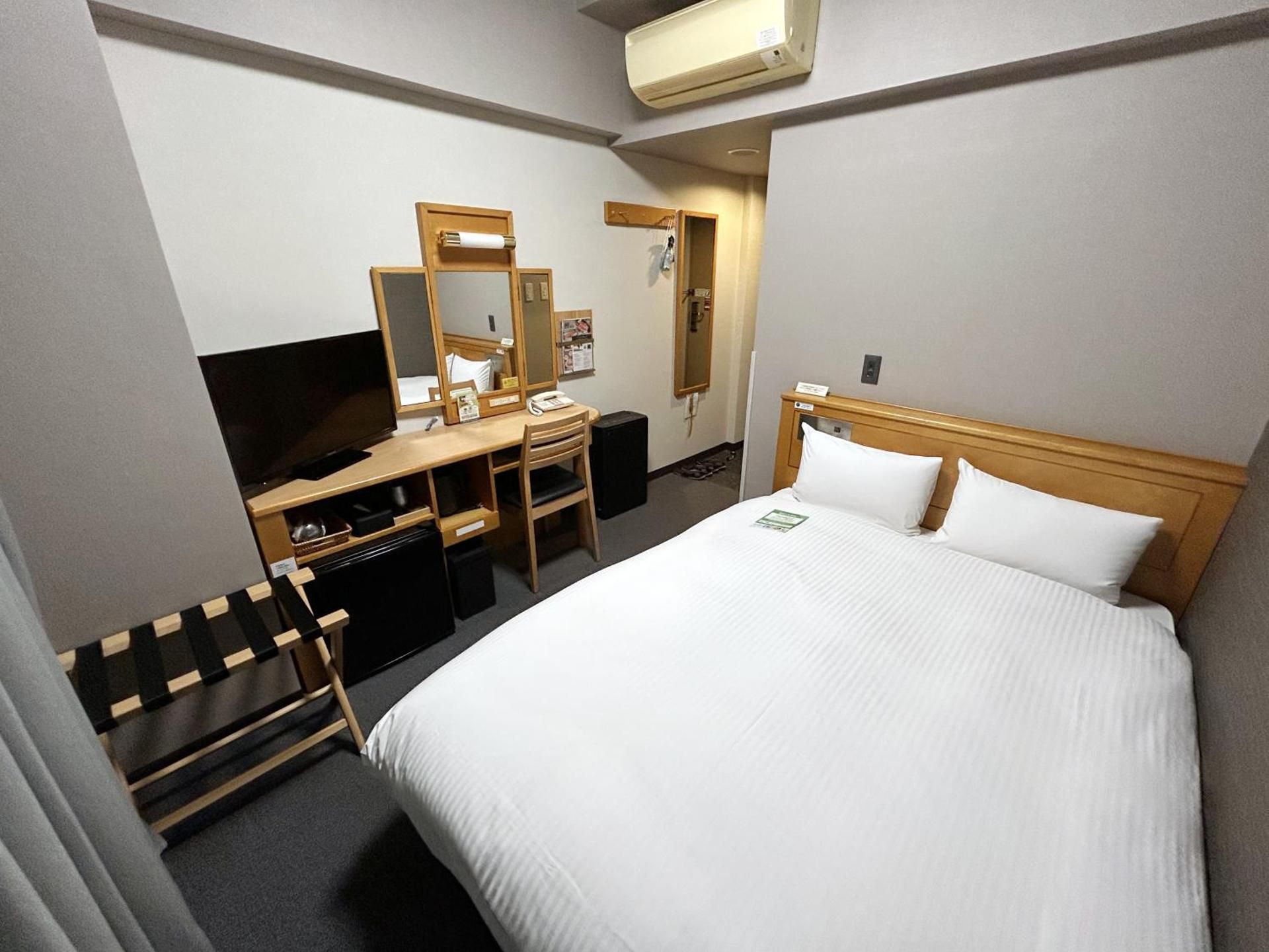 Semi Double Room - Non-Smoking