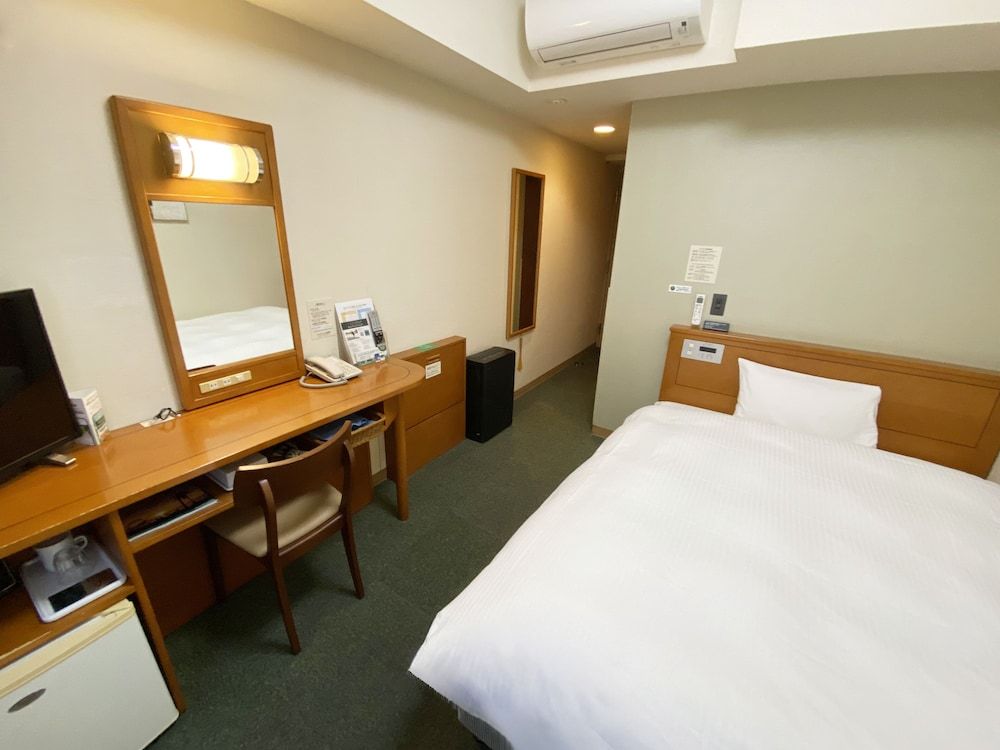 Single Room, Smoking