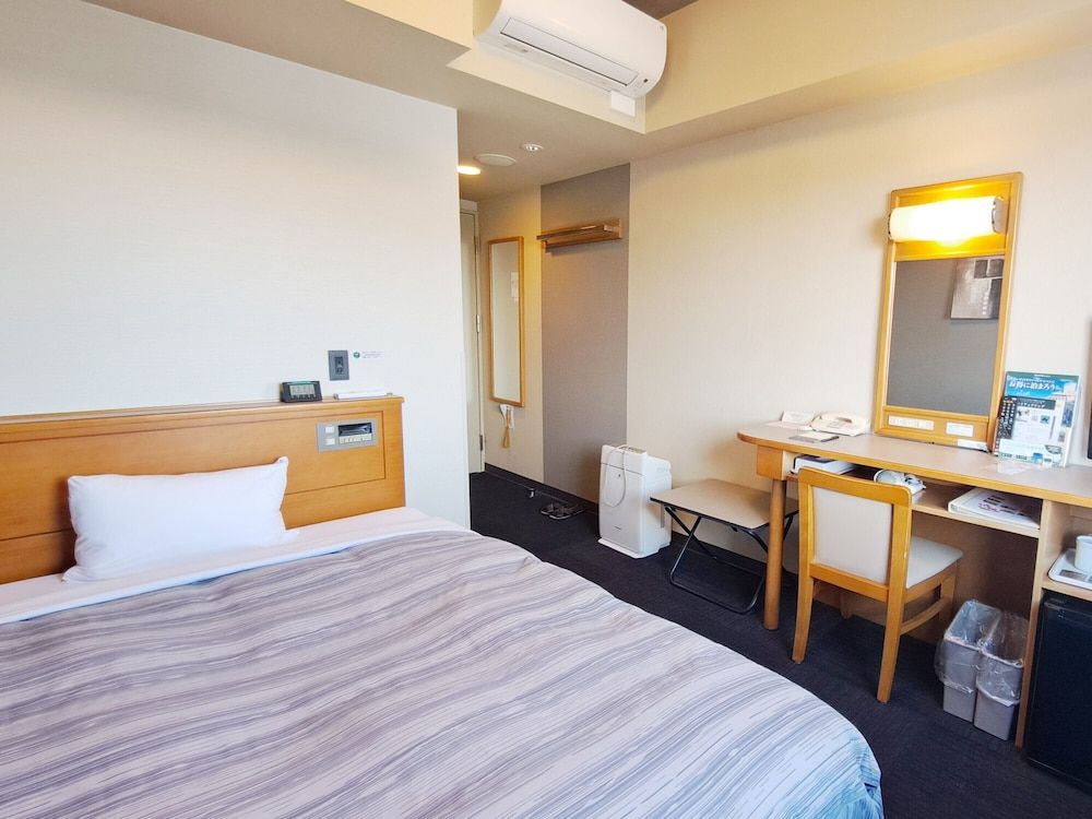 Single Room, Smoking