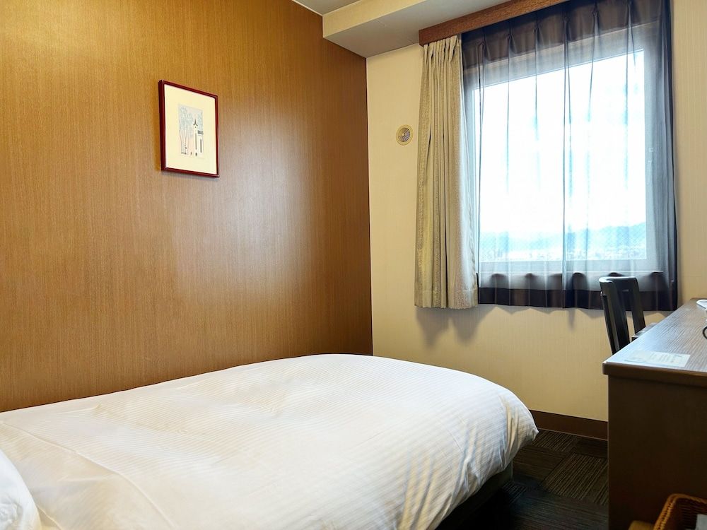 Single Room, Smoking