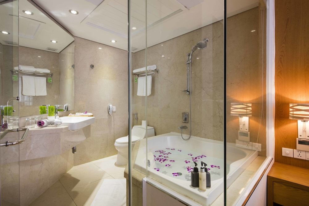 undefined Paradise Saigon Boutique Hotel & Spa 10