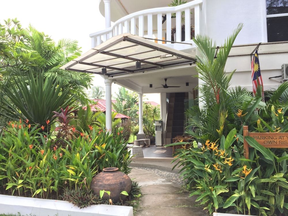 undefined White Lodge 2