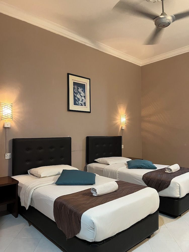 undefined White Lodge 4