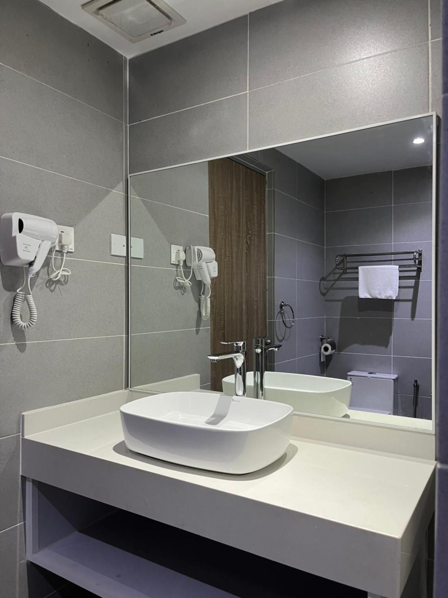 undefined White Lodge 10