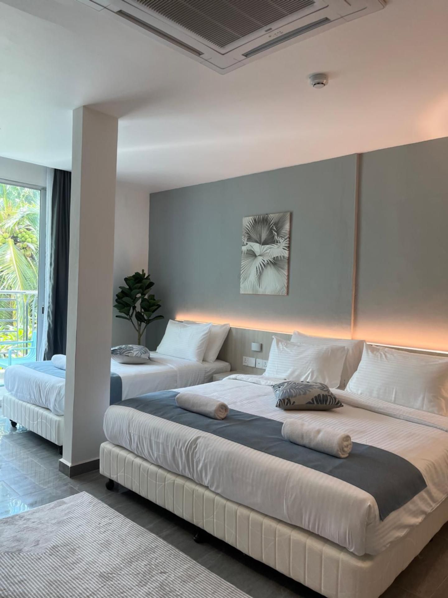 undefined White Lodge 8