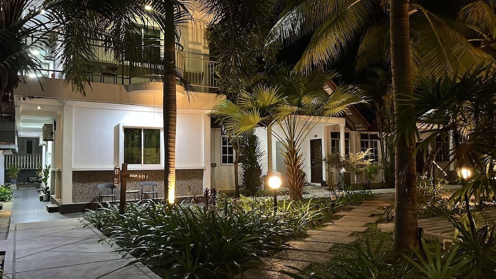 undefined White Lodge 4