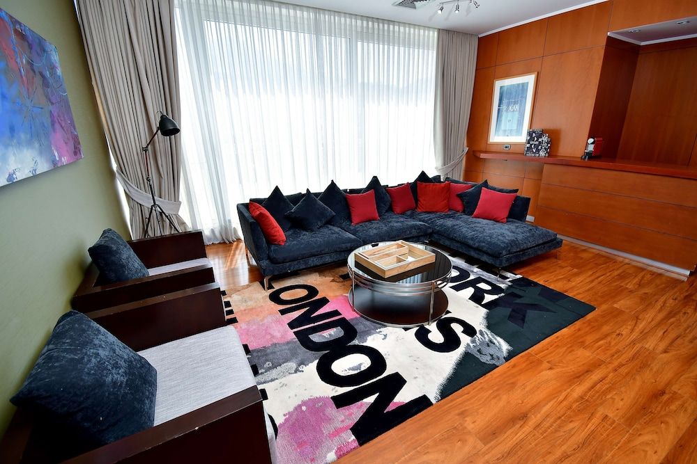 Radisson Ciudad Empresarial Santiago Presidential Suite, 1 King Bed, Non Smoking 3