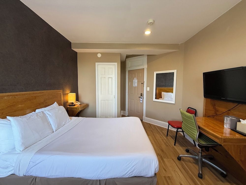 undefined The Baron Hotel 4