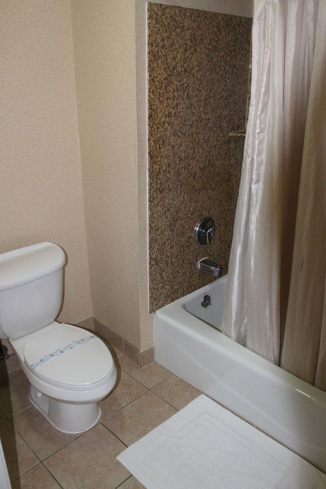 Crystal Inn Suites & Spas Room, 1 King Bed, Non Smoking 7