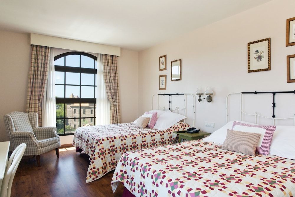 Standard Room, 3 adults & 1 child (Port Aventura tickets & 1 Ferrari Land ticket)
