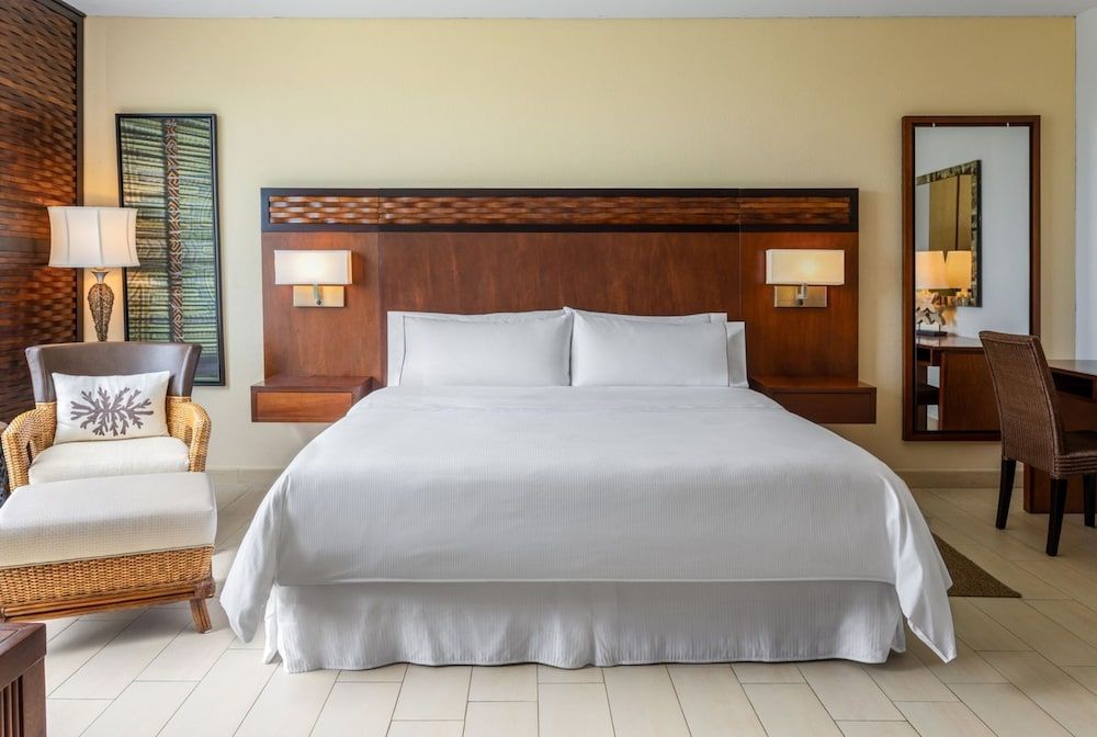 Deluxe Room, 1 King Bed, Balcony, Ocean View