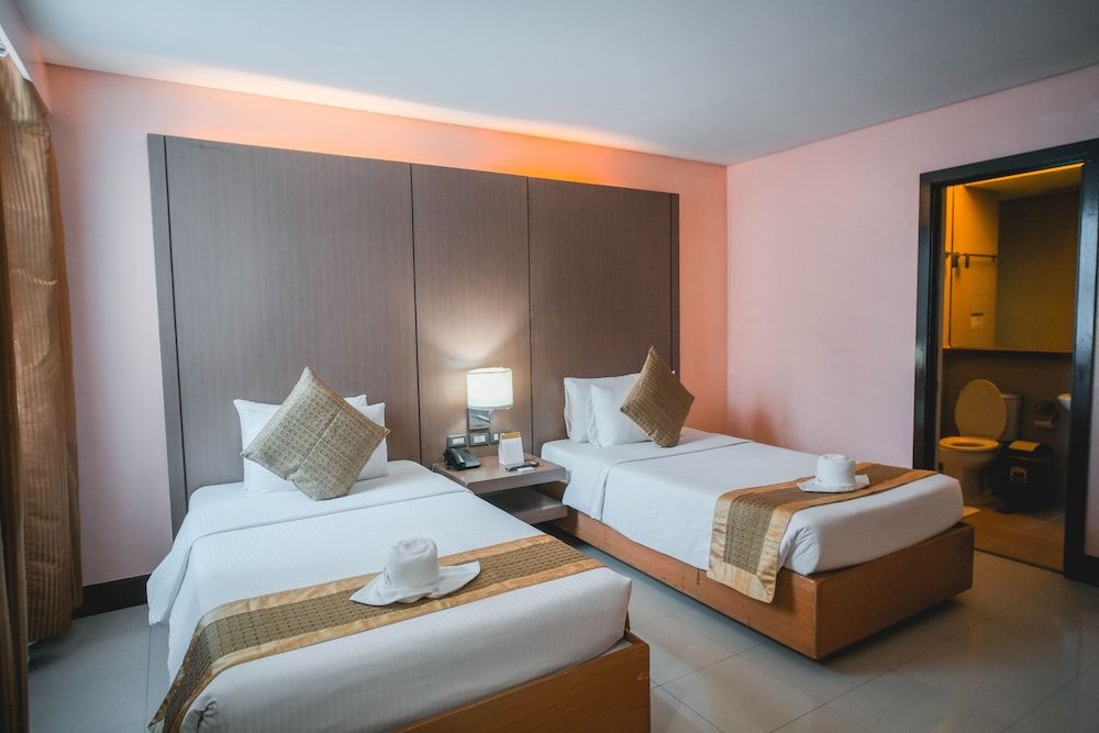 Manila Grand Opera Hotel Majestic Twin Room 6