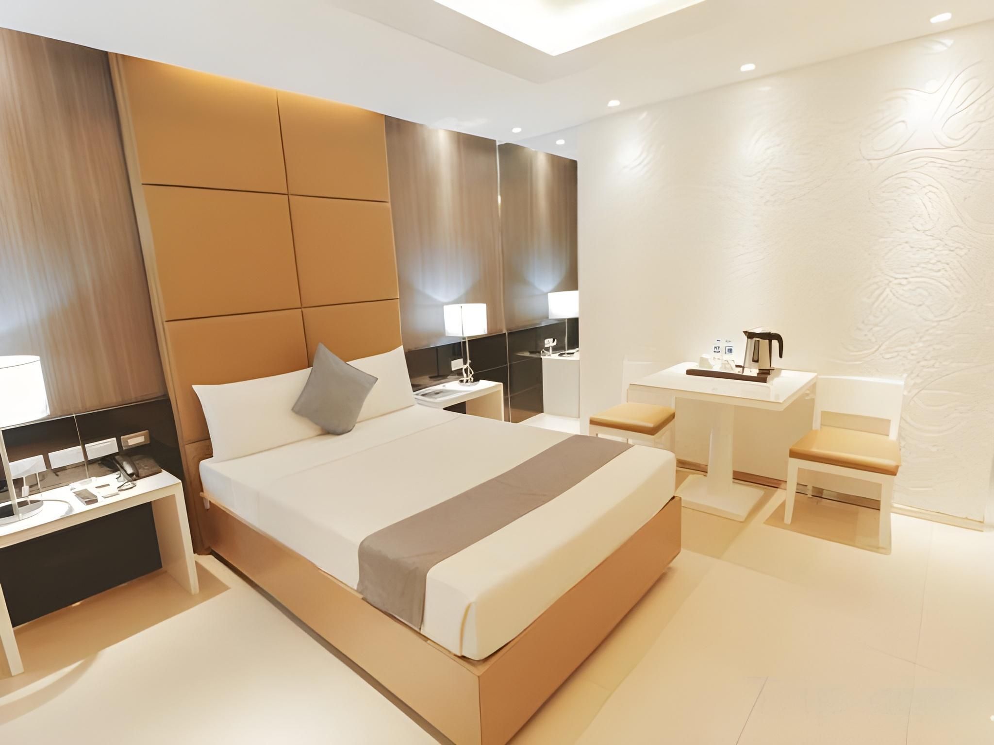 Manila Grand Opera Hotel Premier Room