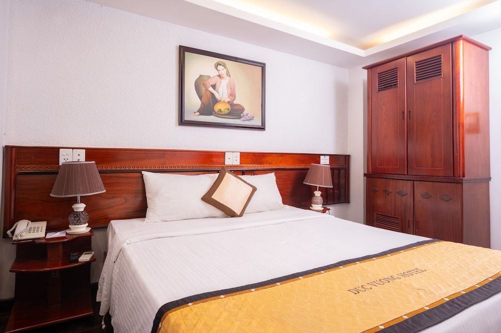 undefined Duc Vuong Saigon Hotel - Bui Vien 10